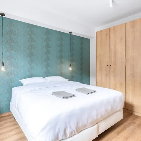 Frabella - Maison avec salles de jeux, idéale pour 23 personnes * Couvin
