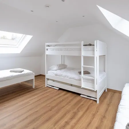Hébergement de vacances Frabella - Maison avec salles de jeux, idéale pour 23 personnes *